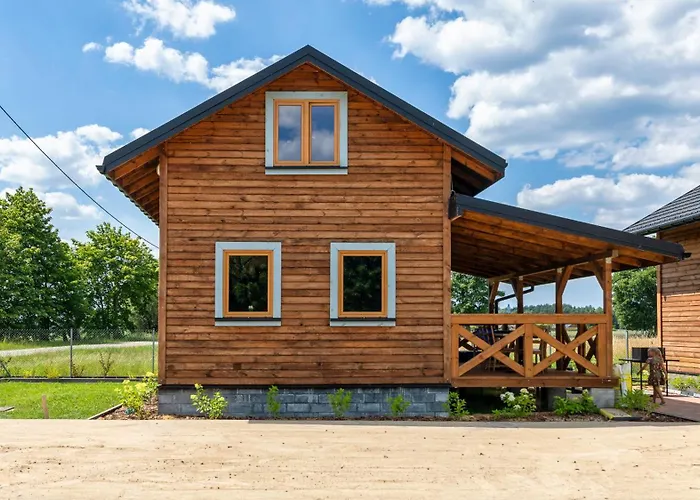 Bryza Kepy Ze Strefa Sportowa Oraz Miejscem Do Grillowania I Rowerami Gratis 롯지