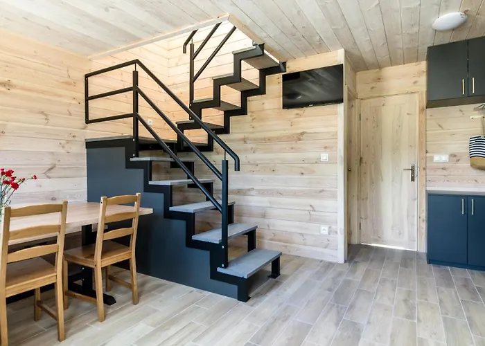 Bryza Kepy Ze Strefa Sportowa Oraz Miejscem Do Grillowania I Rowerami Gratis 롯지 *