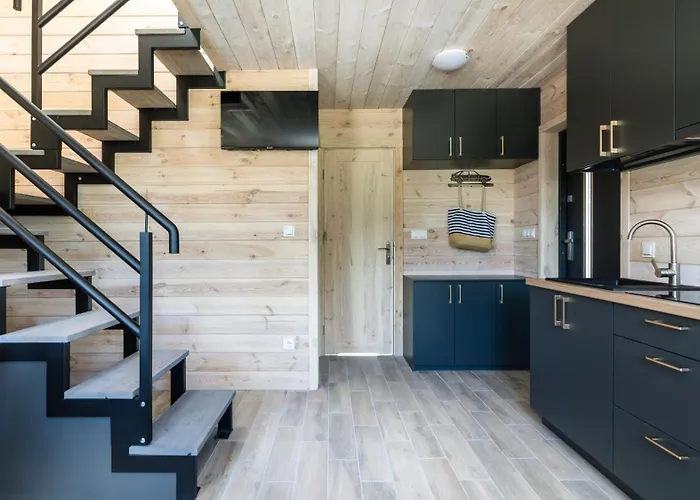 Bryza Kepy Ze Strefa Sportowa Oraz Miejscem Do Grillowania I Rowerami Gratis Wydmina